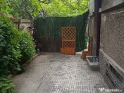 Dacia-Toamnei singur in curte 