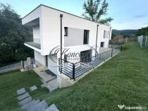 Duplex cu garaj in Tauti