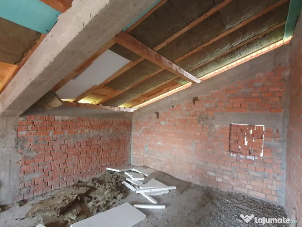 PAULESTI z.Cocosesti- zona buna, P+1E la rosu la 100000 eu