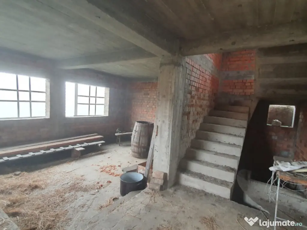 PAULESTI z.Cocosesti- zona buna, P+1E la rosu la 100000 eu