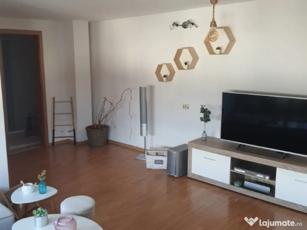 Apartament 4 camere Plopilor etaj 4 cu scara interioara