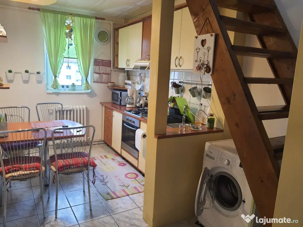 Apartament 4 camere Plopilor etaj 4 cu scara interioara