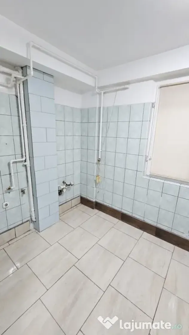 ULTRACENTRAL - 2 cam, cf1,sd,1/4 , liber,intabulat-65000 eur