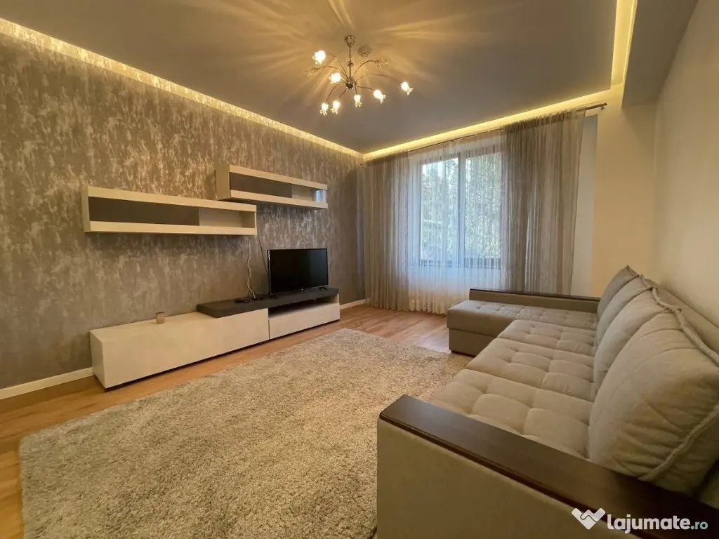 Inchiriez apartament cu 2 camere situat in zona Centrala