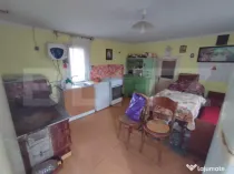 Casă individuala ,2500 mp teren, în Putna