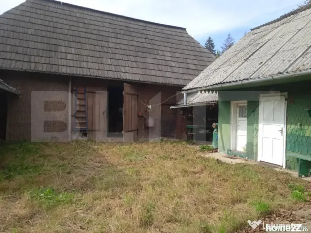 Casă individuala ,2500 mp teren, în Putna - Putna (Suceava)