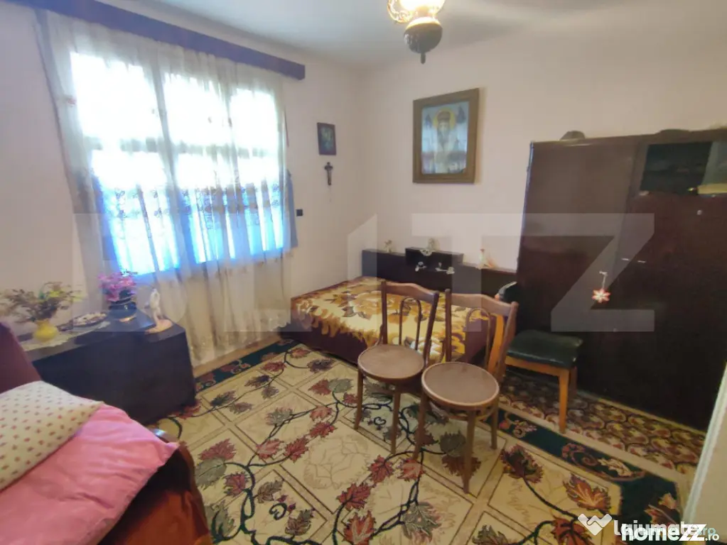 Casă individuala ,2500 mp teren, în Putna - Putna (Suceava)