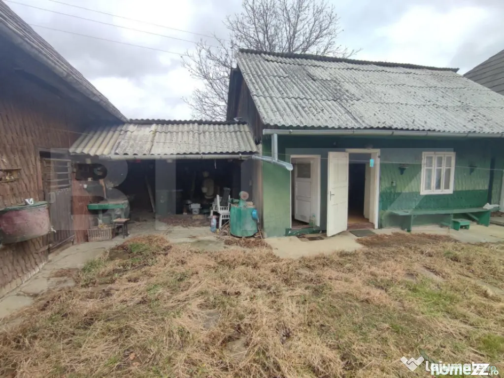 Casă individuala ,2500 mp teren, în Putna - Putna (Suceava)
