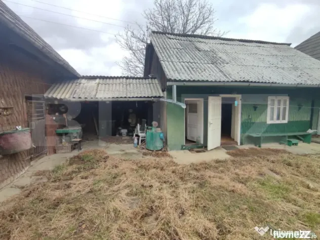 Casă individuala ,2500 mp teren, în Putna - Putna (Suceava)