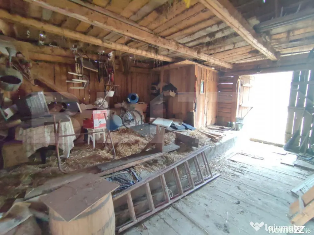 Casă individuala ,2500 mp teren, în Putna - Putna (Suceava)