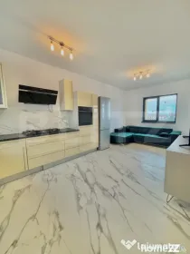 Apartament cu 3 camere, 2 bai, terasa 23 mp, Giroc