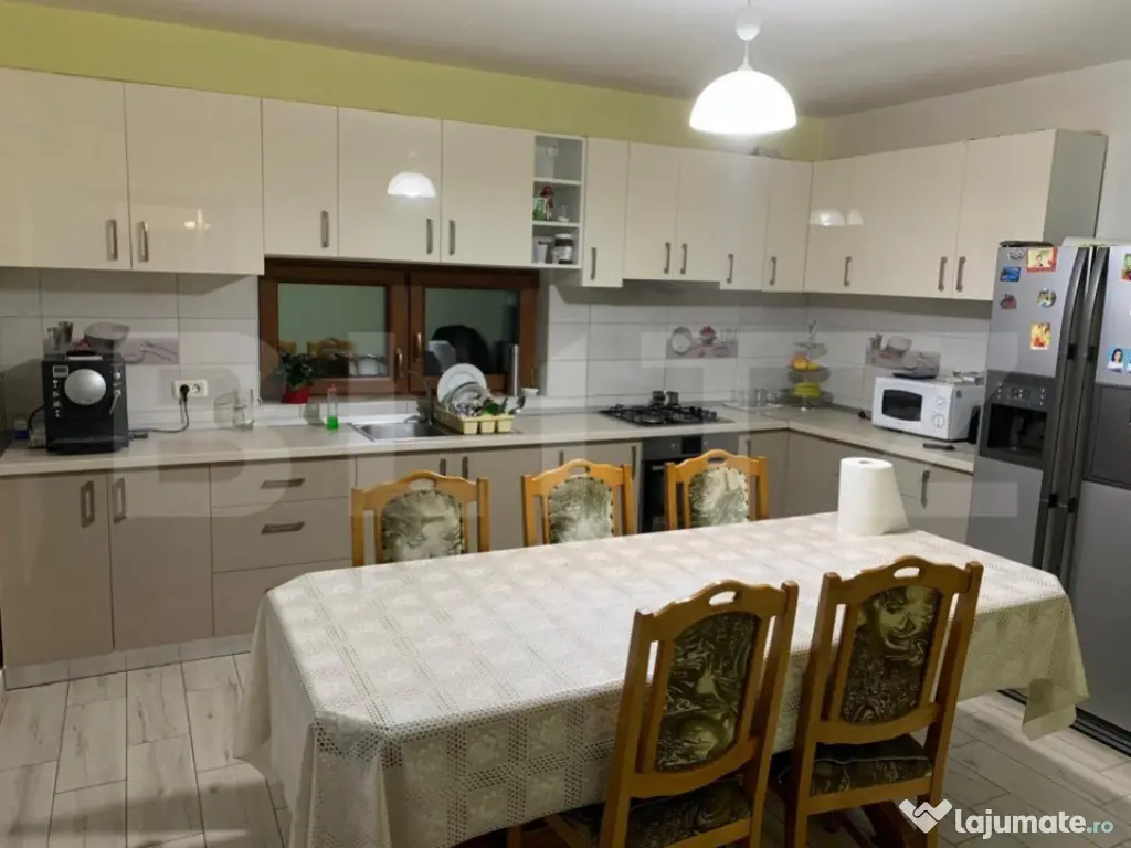 Casa individuala cu garaj, 200mp utili, teren 450mp, in Chis