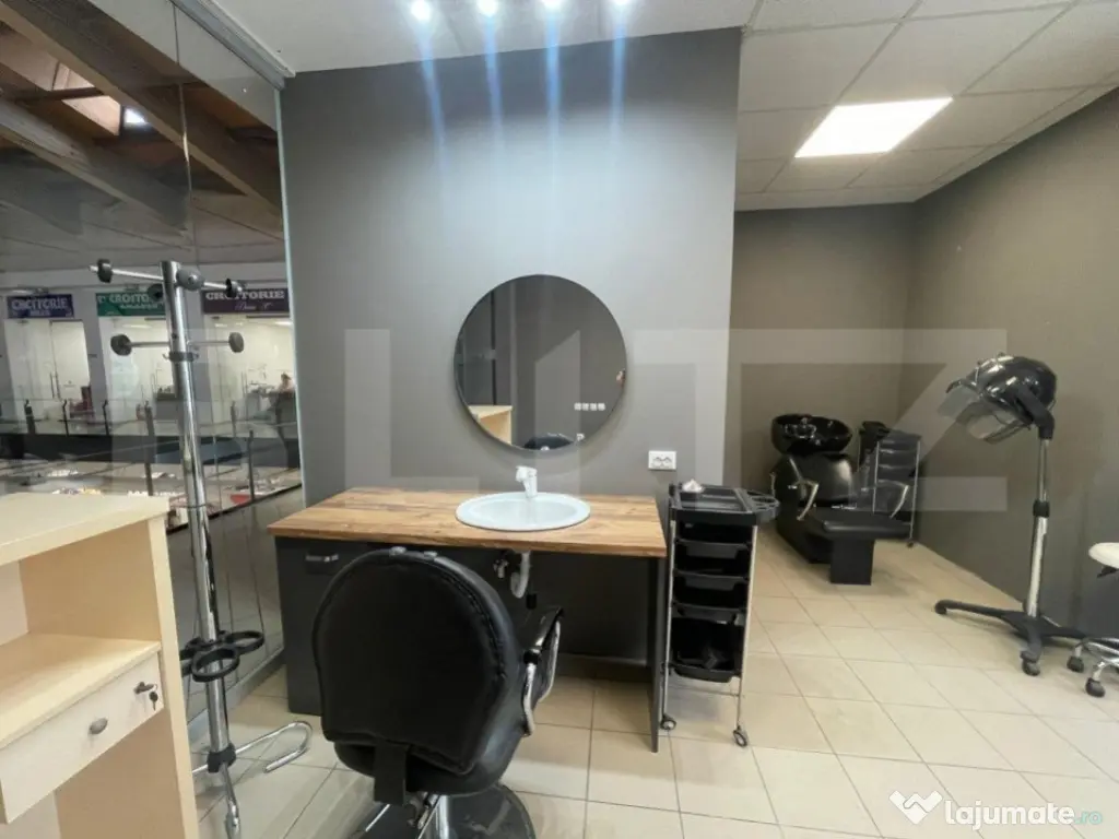 Spatiu comercial, 60 mp, zona Craiovita
