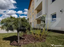 Apartament 3 camere, bloc tip vila P + 2, Sanpetru