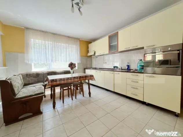 Vila deosebita de 534 mp, 1800 mp, terasa, Codlea