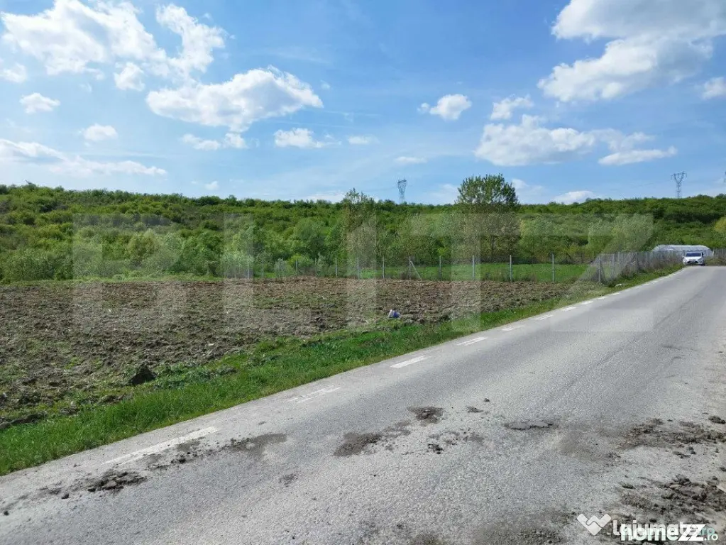 Teren 31 ari, zona linistita - Dej (Cluj)