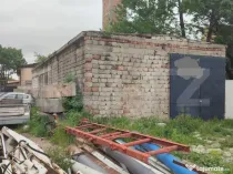 Teren 636 mp , front 21 m , hală demolabilă , zona Brestei