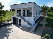 Casa 4 camere, 200 mp, 1050 mp teren, zona Ciurbesti