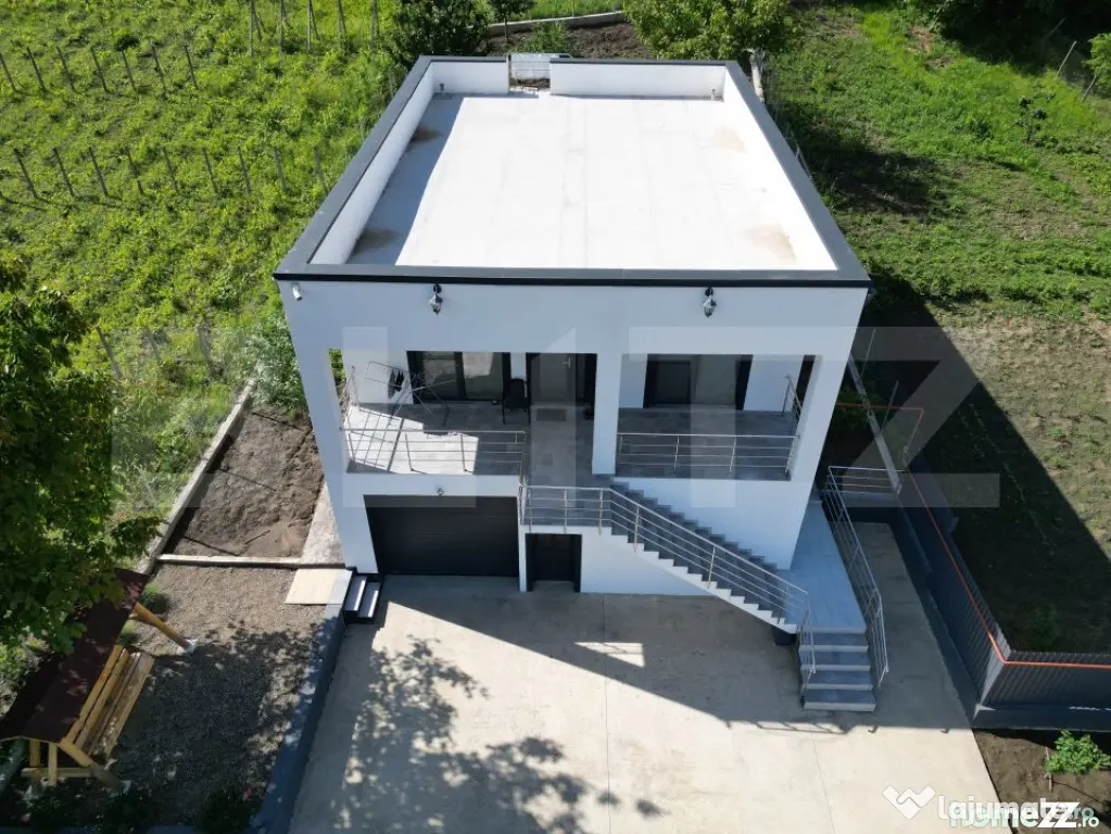 Casa 4 camere, 200 mp, 1050 mp teren, zona Ciurbesti - Iasi (Iasi)