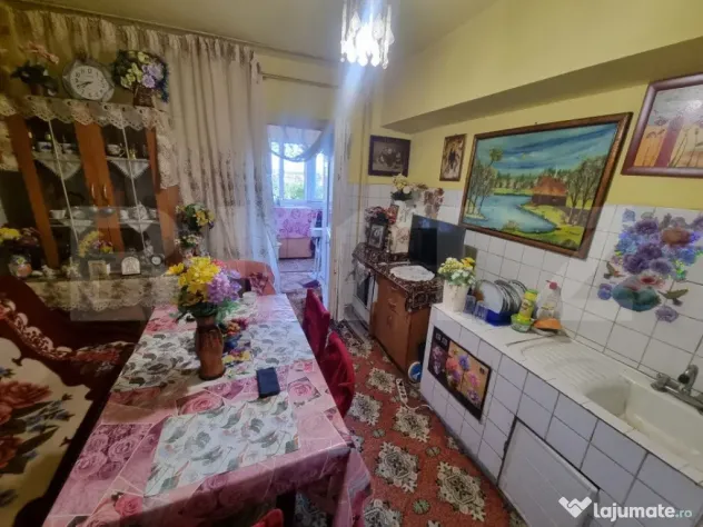 Apartament 4 camere decomandate, Cornitoiu zona Consul Profi