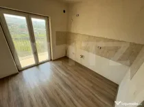 Apartament Tip Casă cu Scară interioară, Curte și Garaj