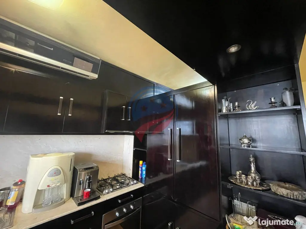 Apartament cu 3 camere zona Ultracentrala, vis-a-vis de U...