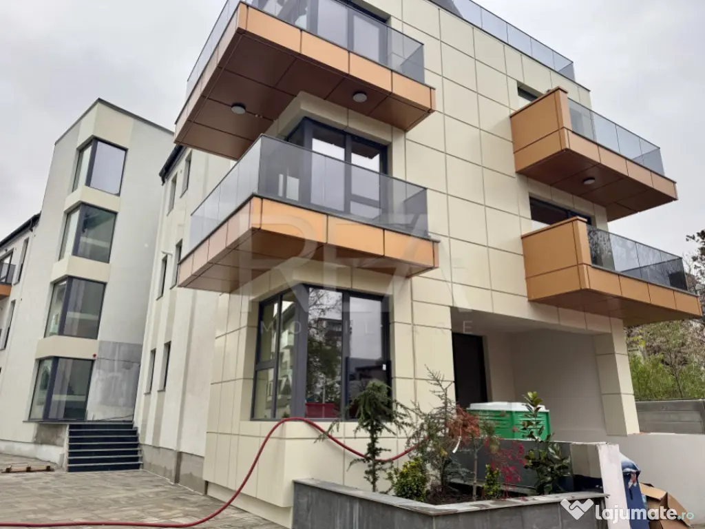 4 camere decomandat cu curte Ultracentral