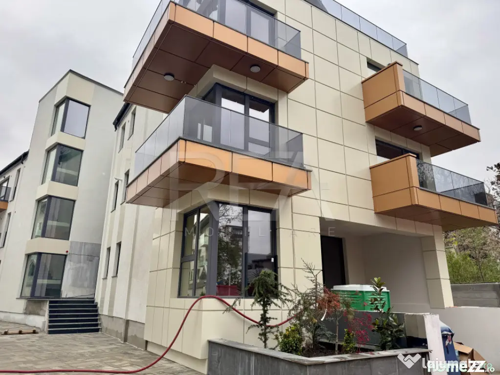 4 camere decomandat cu curte Ultracentral - Bucuresti (Bucuresti-Ilfov)