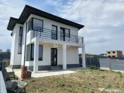 Casa cu 4 camere, incalzire pardoseala. Rediu - 3km de Rond 