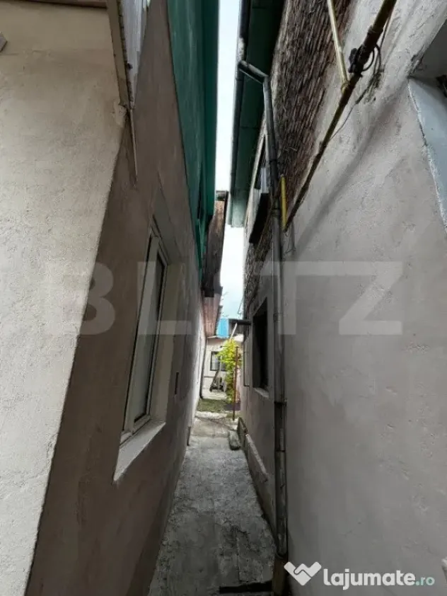 Casa individuala, 6 camere, 99 mp, semifinisata ,zona Est