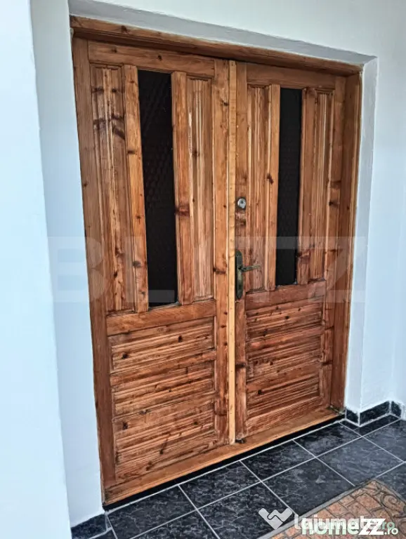 APARTAMENT ÎN VILĂ — TÂRGOVIȘTE | 3 CAMERE DECOMANDAT