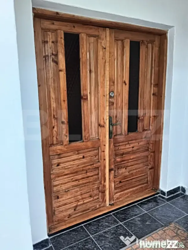APARTAMENT ÎN VILĂ — TÂRGOVIȘTE | 3 CAMERE DECOMANDAT