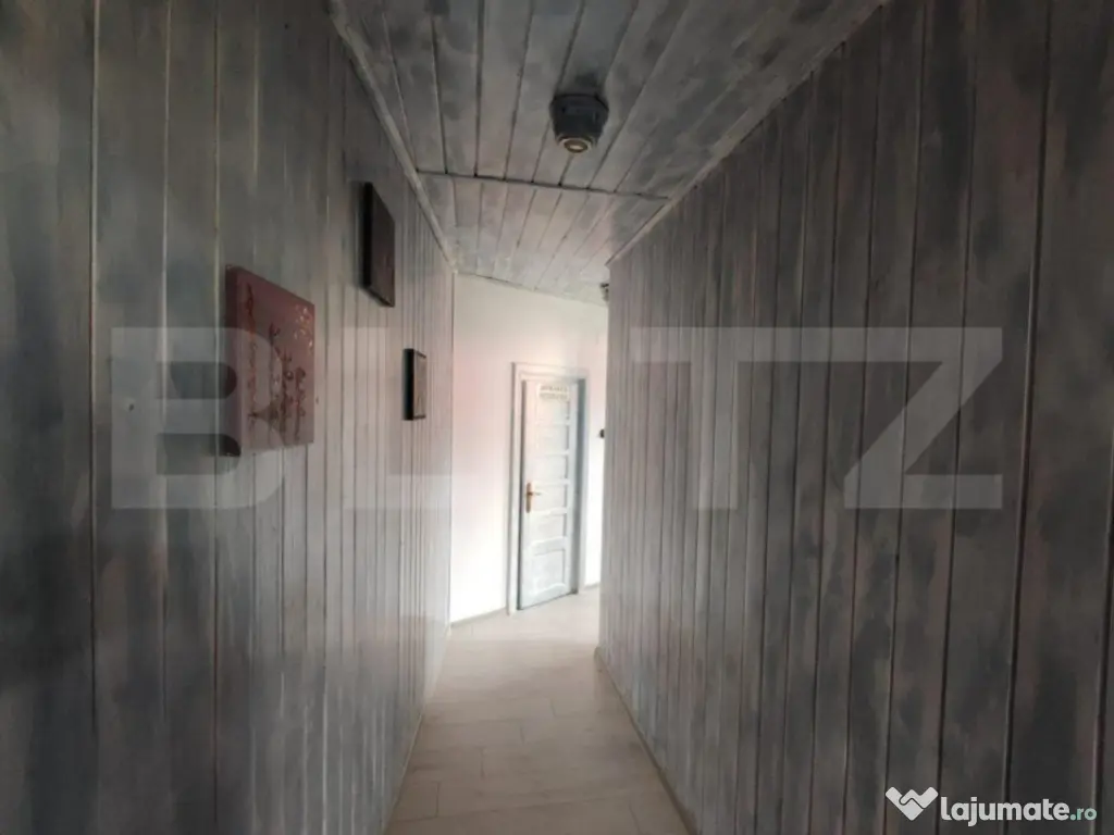 Cladire birouri de vanzare