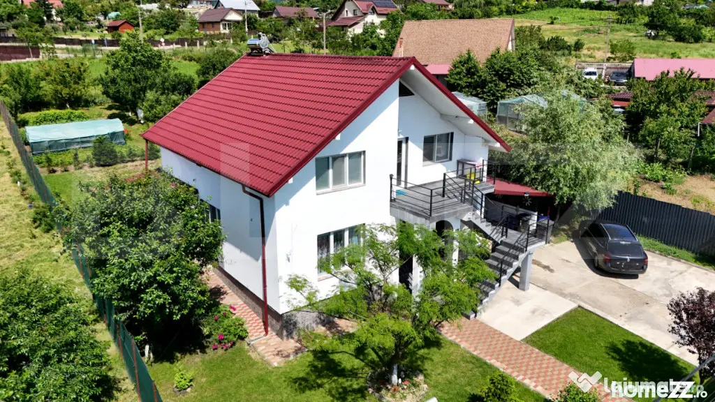 Casa 6 camere, 229 mp, scara exterioara, zona Dorobanti - Iasi (Iasi)