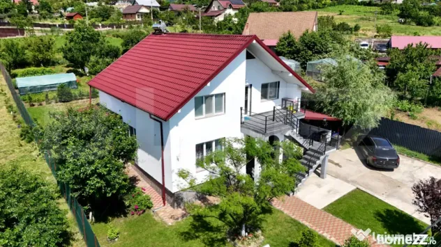 Casa 6 camere, 229 mp, scara exterioara, zona Dorobanti - Iasi (Iasi)