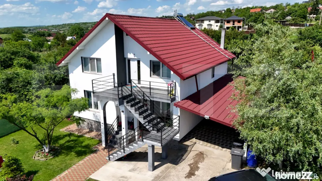 Casa 6 camere, 229 mp, scara exterioara, zona Dorobanti - Iasi (Iasi)