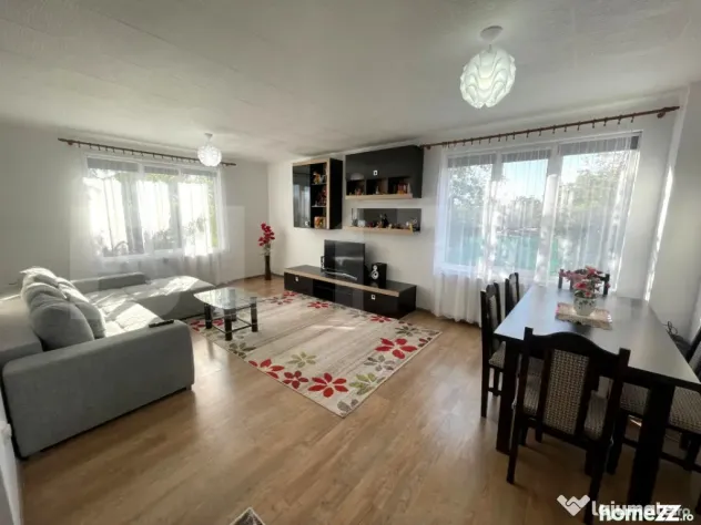 Casa 6 camere, 229 mp, scara exterioara, zona Dorobanti - Iasi (Iasi)