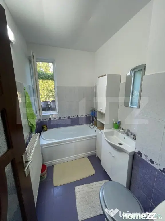 Casa 6 camere, 229 mp, scara exterioara, zona Dorobanti - Iasi (Iasi)