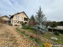 Casa impresionanta , 250 mp , cu gradina generoasa 1000 mp ,