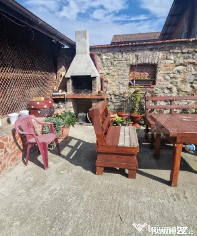 Casa 5 camere, Sacele , panouri solare 6kw, terasa , 835 mp - Sacele (Brasov)
