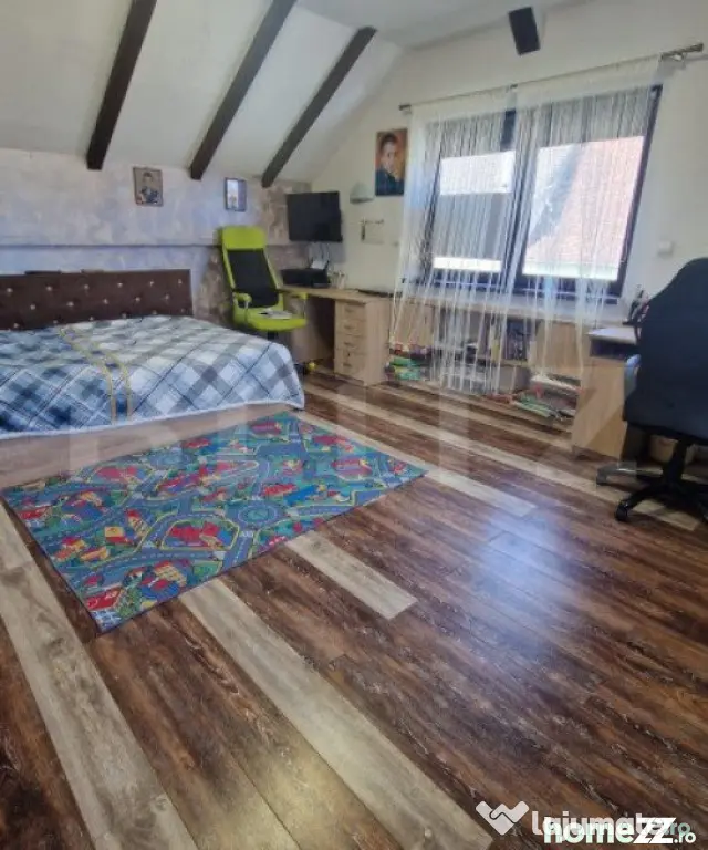 Casa 5 camere, Sacele , panouri solare 6kw, terasa , 835 mp - Sacele (Brasov)