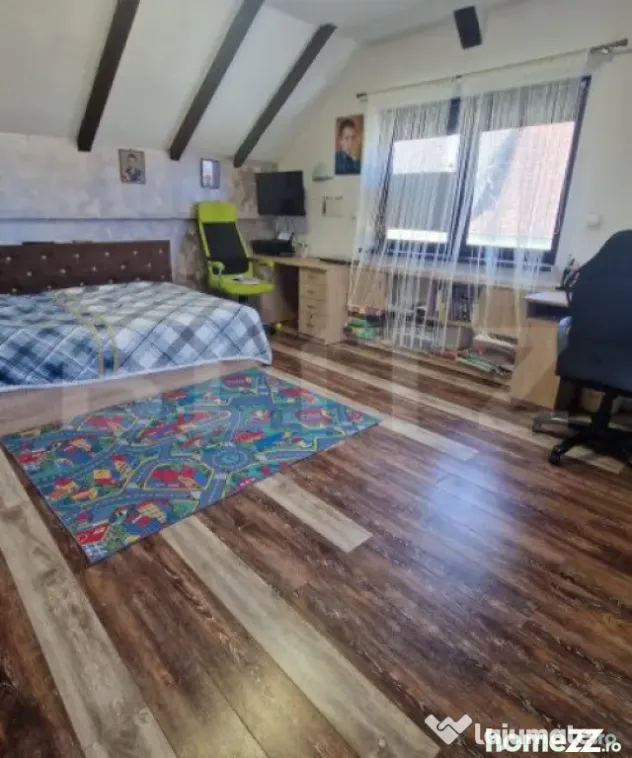 Casa 5 camere, Sacele , panouri solare 6kw, terasa , 835 mp - Sacele (Brasov)