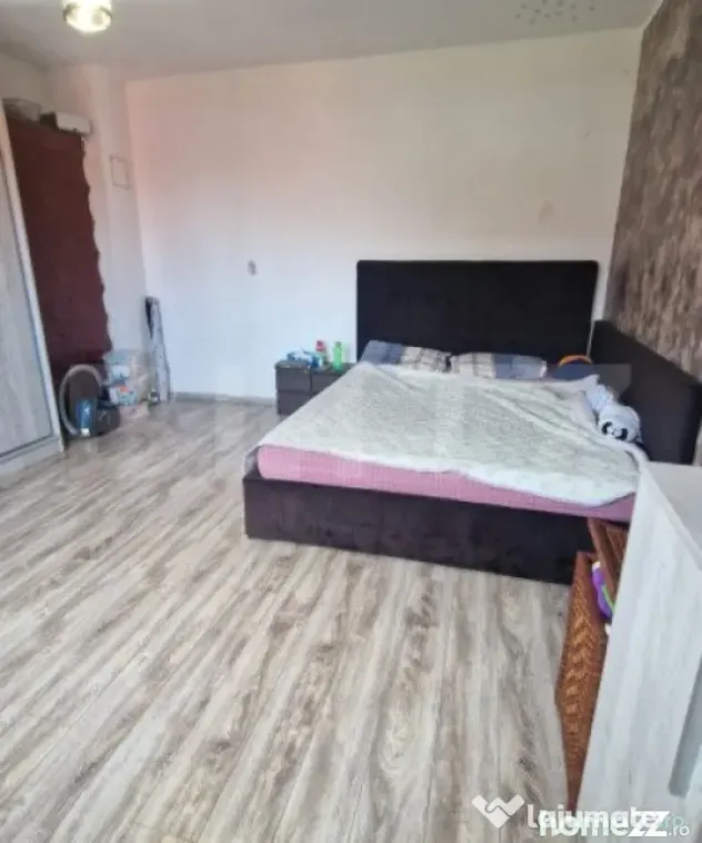 Casa 5 camere, Sacele , panouri solare 6kw, terasa , 835 mp - Sacele (Brasov)