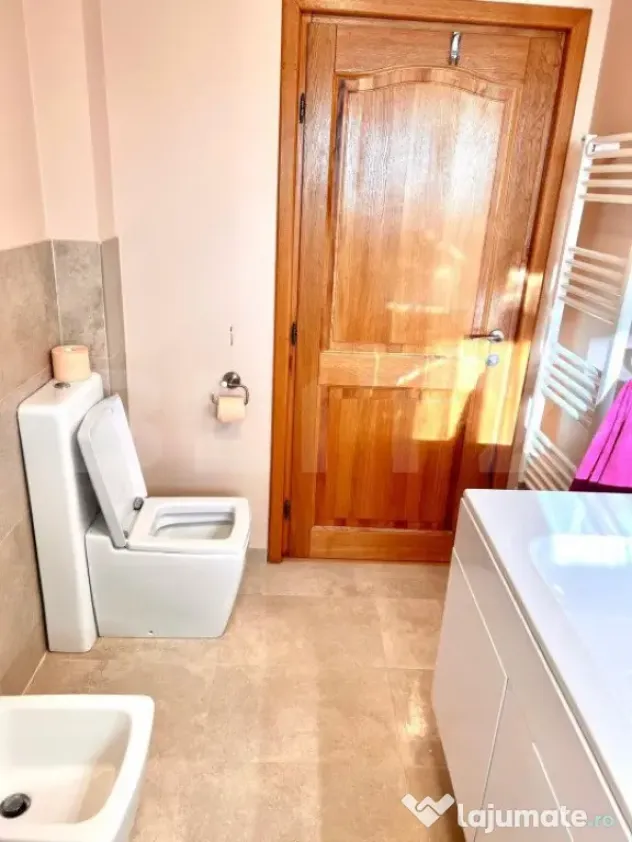 Apartament 3 camere, 2 bai si 2 parcari in Europa