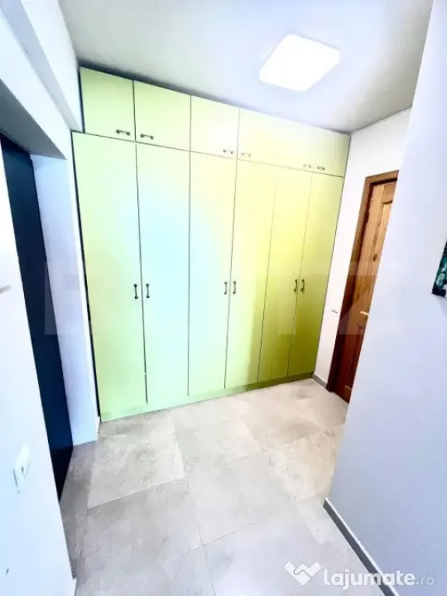 Apartament 3 camere, 2 bai si 2 parcari in Europa