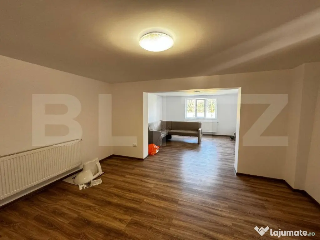 Casă cu 5 camere și spațiu comercial, teren 4079mp, zona - Teius (Alba)