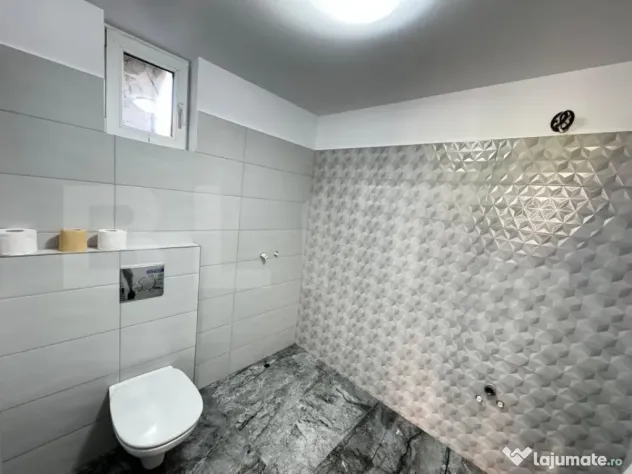 Casă cu 5 camere și spațiu comercial, teren 4079mp, zona - Teius (Alba)