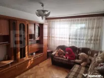 Micro 4 Apartament 3 camere decomandat etaj 2
