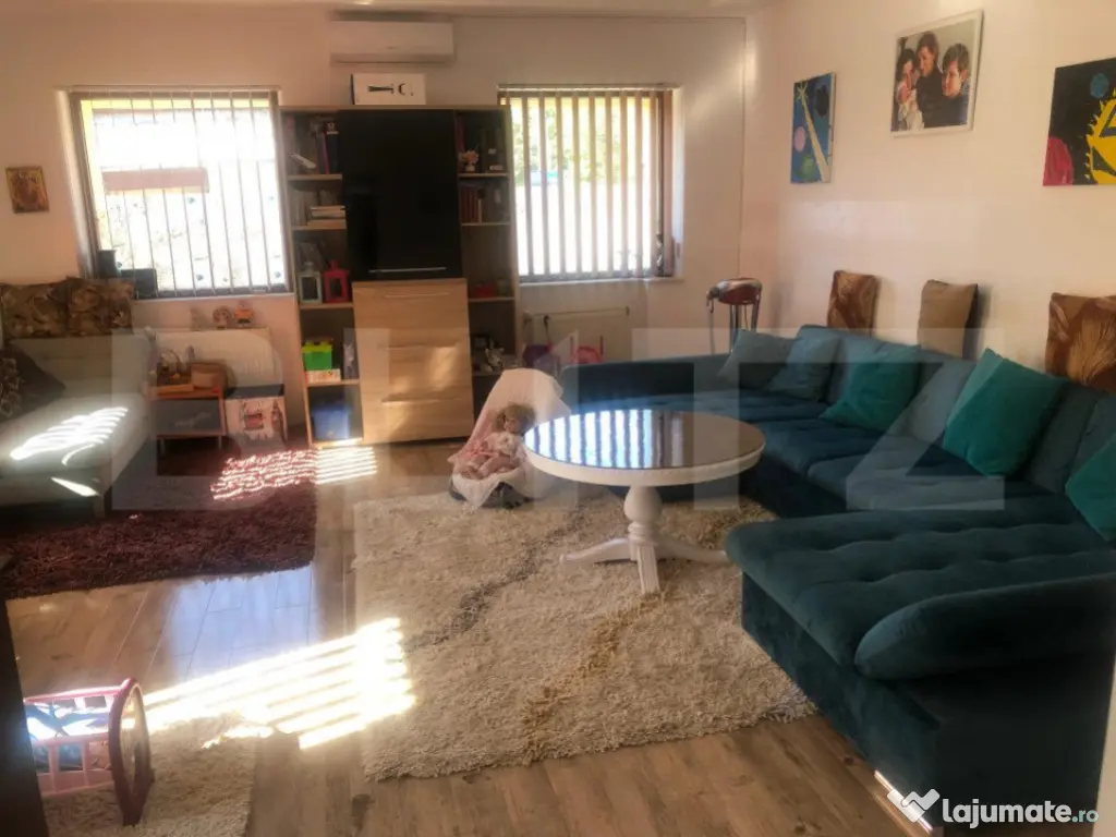 Casa de vânzare, cu 4 camere, 190 mp, zona Codrișor, Bistr