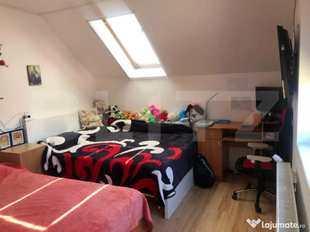 Casa de vânzare, cu 4 camere, 190 mp, zona Codrișor, Bistr